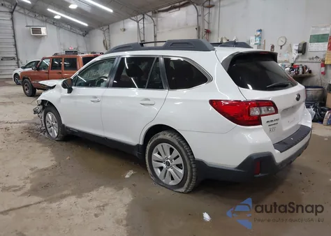2018 Subaru Outback 2.5I Premium z USA, uszkodzony, nr VIN 4S4BSAFC1J3338612